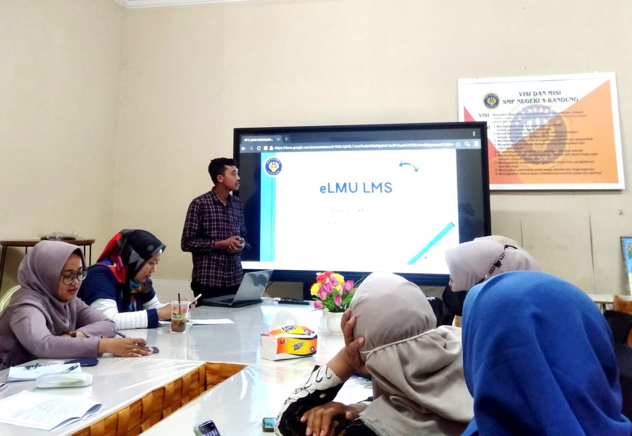 Pelatihan di SMA Nasional Bandung