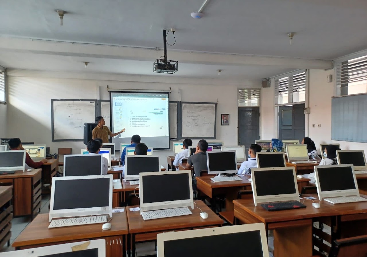 Pelatihan di SMAN 12 Bandung