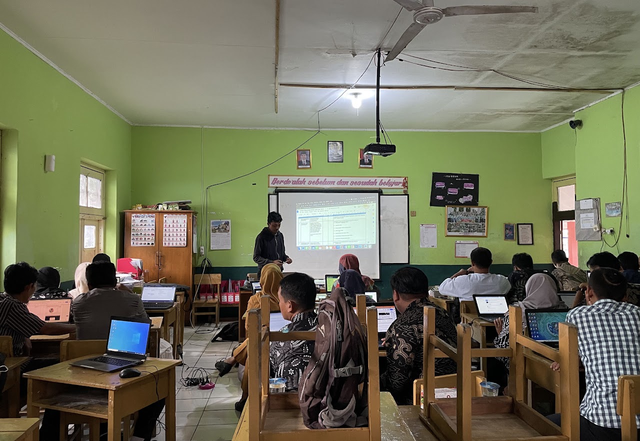 Pelatihan di SMAN 12 Bandung