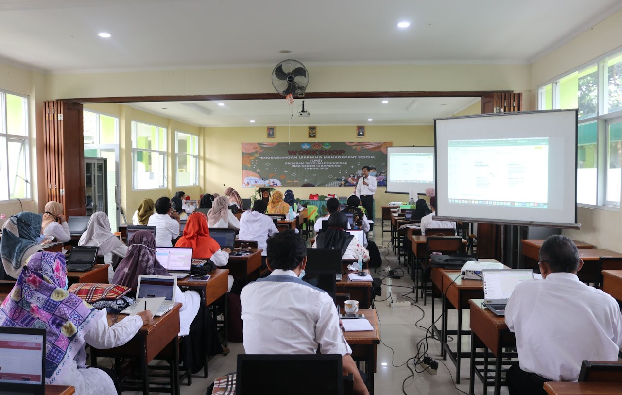 Pelatihan di SMAN 2 Cibinong Cianjur